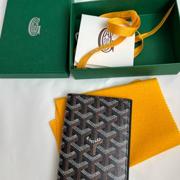 Goyard Grenelle Passport Cover - brand new - Picture 7 of 8